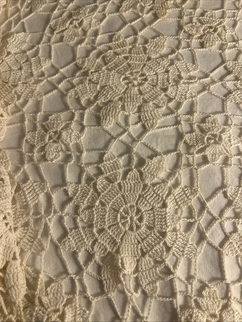 Vintage Handmade Crochet Lace Tablecloth Cream floral Starburst 65x70 MCM 1950s